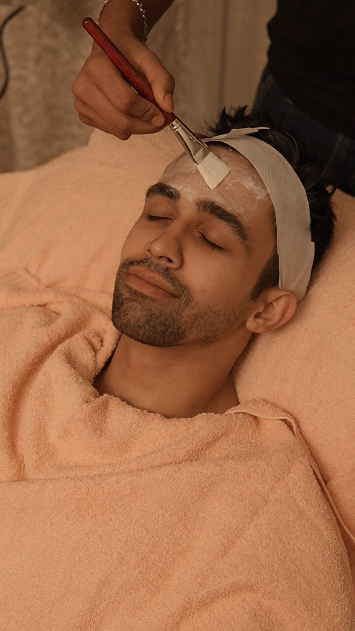 facial in mumbai at the premium barber shop in bandra